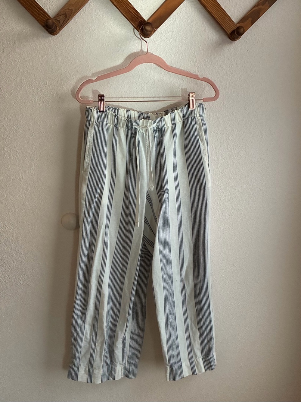 Eddie Bauer Blue and White Striped Women's Cropped Chinos